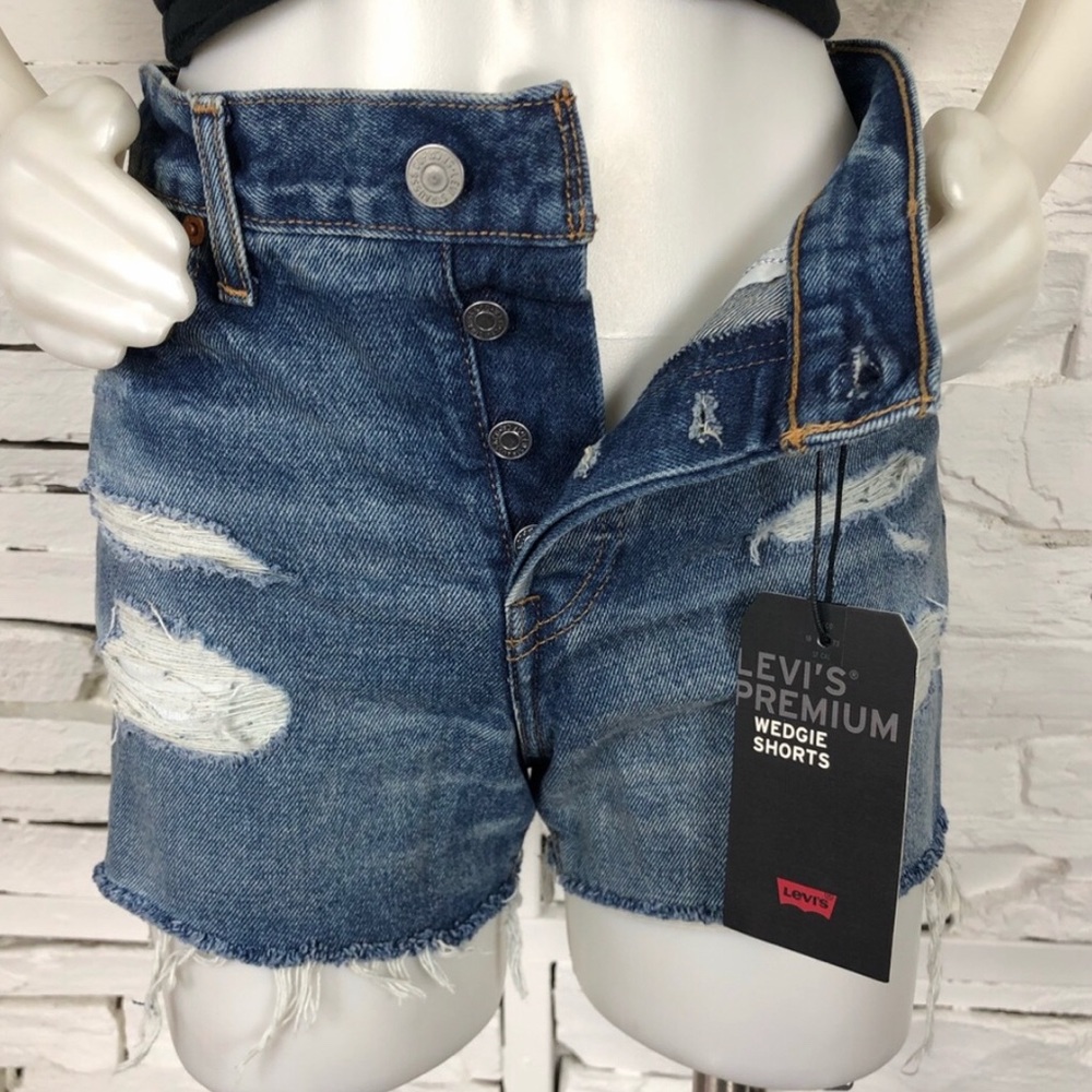 Levi’s Wedgie Distressed High Rise Denim Shorts - Picture 4 of 7